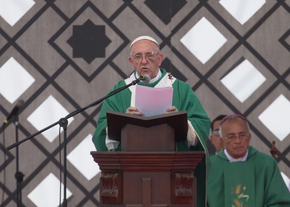 Papa apela ao fim da