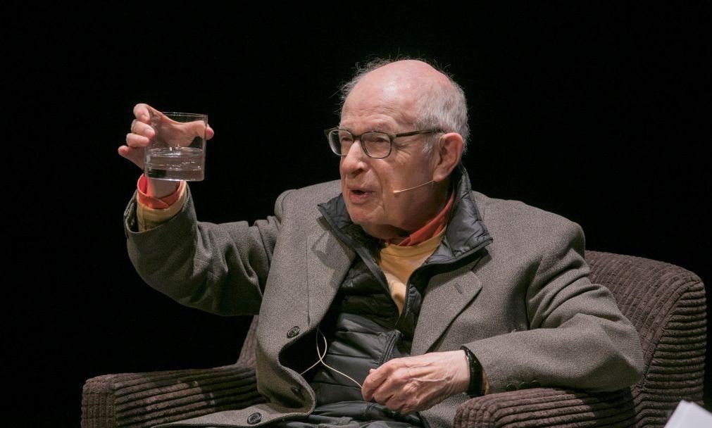 Morreu o encenador Peter Brook