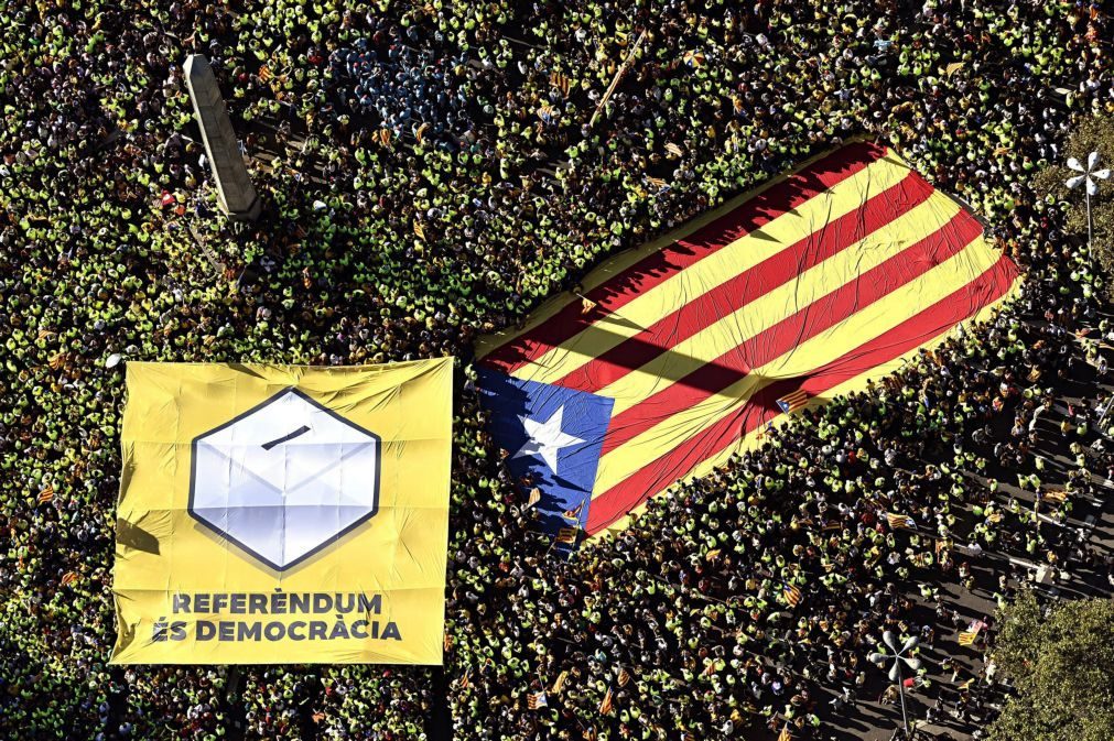 Procurador-geral dá instruções à polícia para impedir referendo na Catalunha