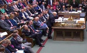 Grupo de ministros vai pressionar Boris Johnson a demitir-se - Imprensa