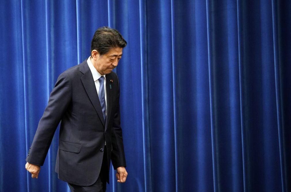 Ex-primeiro-ministro japonês Shinzo Abe morre em atentado