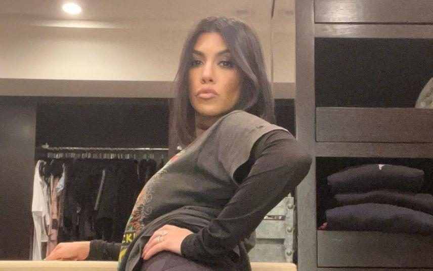 Kourtney Kardashian mostra de mais em biquíni muito reduzido [foto]