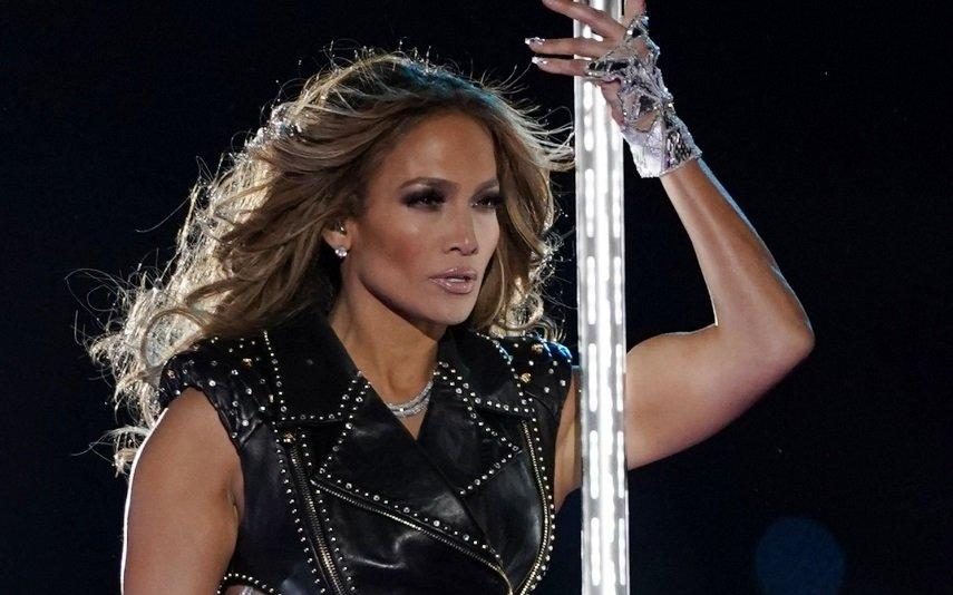 Jennifer Lopez fala sobre saúde mental e recorda ataque de pânico: 