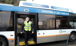 Acidente com autocarro da STCP causa sete feridos ligeiros no Porto