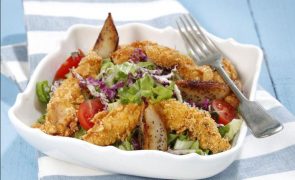 Salada de frango crocante: simples, fresca e deliciosa