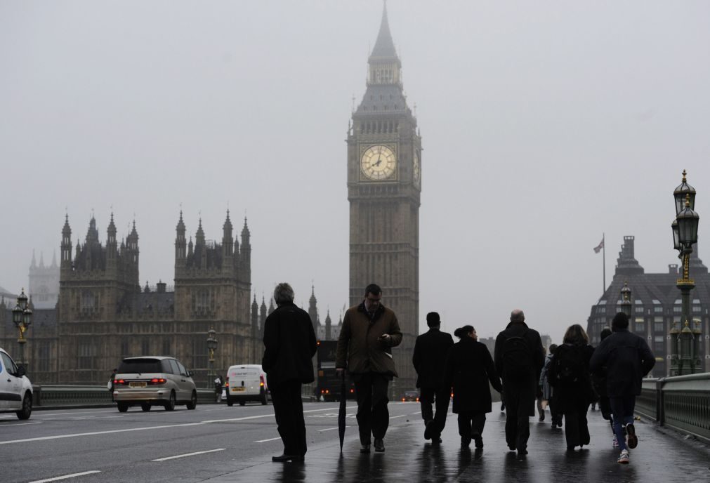 Fuga de gás encerra estação de Charing Cross, em Londres, discoteca e hotel evacuados