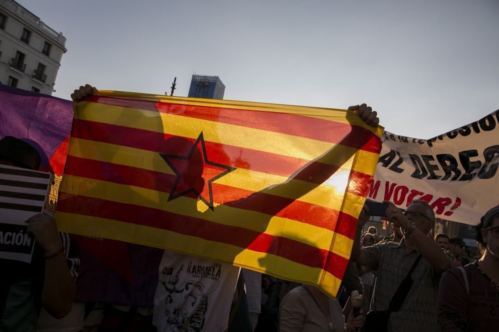 Partidos criticam detenções e