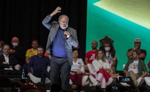 Brasil/Eleições: Candidato oficial às eleições presidenciais, Lula quer 