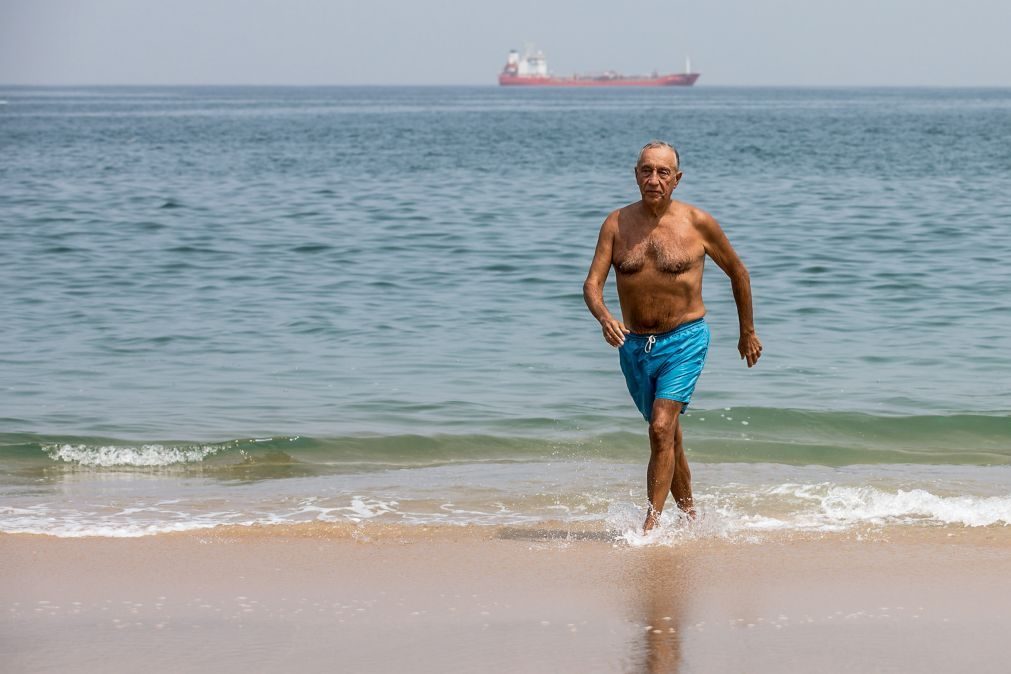 Marcelo a banhos em Luanda representa