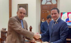 Venezuela e Colômbia anunciam restabelecimento de relações diplomáticas