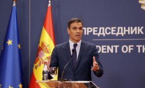 Pedro Sánchez pede que caminho de adesão da Sérvia à UE seja acelerado