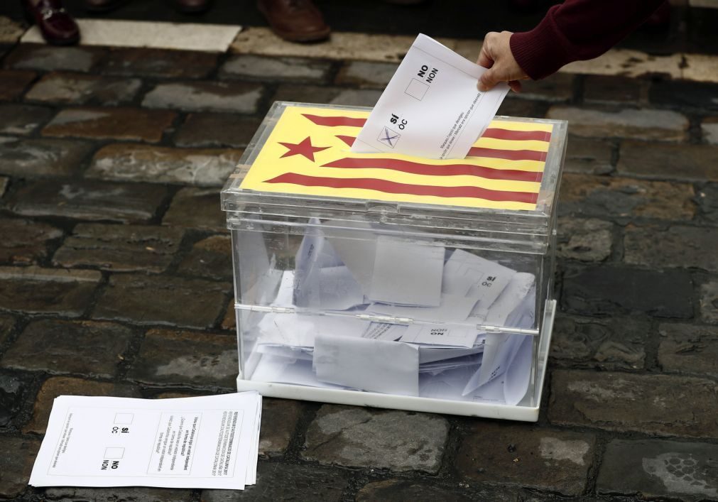 Ceuta aprova declaração de apoio ao governo espanhol para evitar referendo da Catalunha