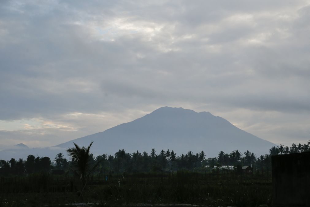 Mais de 57 mil pessoas retiradas das redondezas de vulcão em Bali