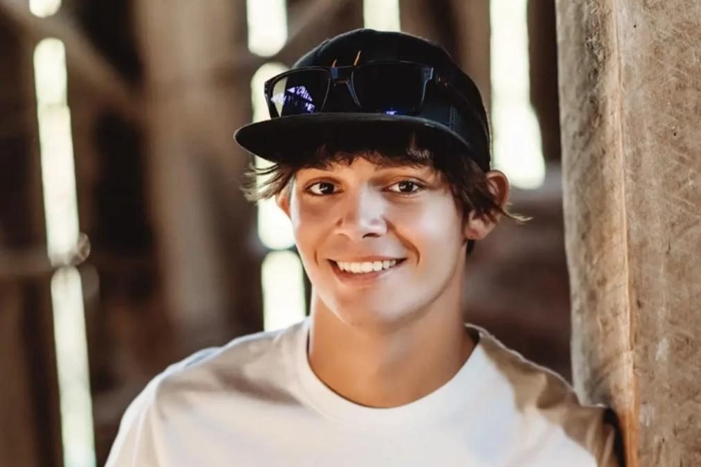 Adolescente morre após salvar irmão de 4 anos de afogamento