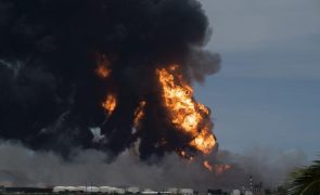 Incêndio em instalação de armazenamento de petróleo em Cuba alastra