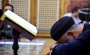 Pelo menos 41 mortos em incêndio em igreja copta no Egipto