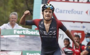 Richard Carapaz vence 12.ª etapa da Volta a Espanha, Remco Evenepoel segue líder