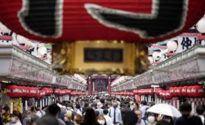 Japão aumenta quota de entradas e dispensa turistas de serem acompanhados por guias