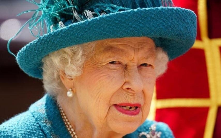 Isabel II - Filhos e netos acompanham corpo da rainha em cortejo até Westminster
