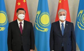 China expressa apoio a Cazaquistão, vizinho preocupado com ambições russas