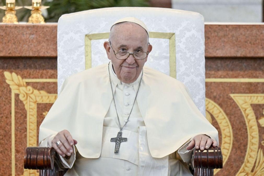 Papa Francisco não vai estar no funeral de Isabel II