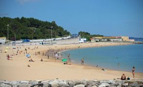 Interdição a banhos em três praias de Oeiras