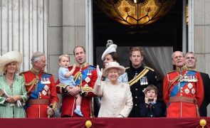 Carlos III sucedeu a Isabel II mas qual é agora a linha de sucessão?