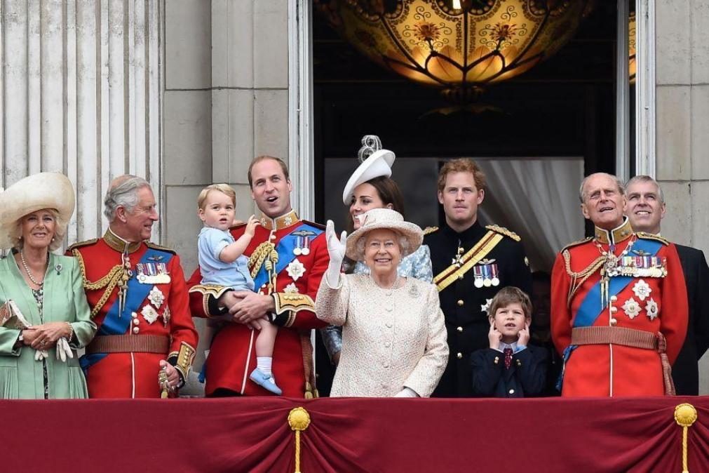 Carlos III sucedeu a Isabel II mas qual é agora a linha de sucessão?