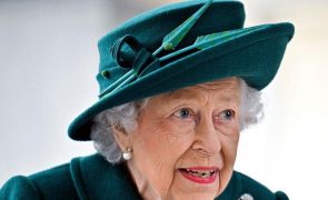 Rainha Isabel II - Estava “exausta” e “magoada” com a desavença com Meghan e Harry