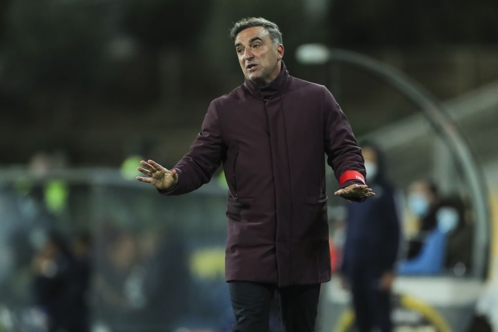 Carlos Carvalhal deixa comando técnico do Al-Wahda