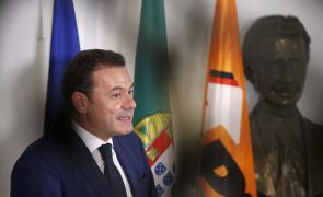 Crise/Energia: Líder do PSD assegura que não assinaria acordo e lamenta tom de Costa
