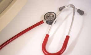 Federação Nacional dos Médicos emite pré-aviso de greve para 18 novembro