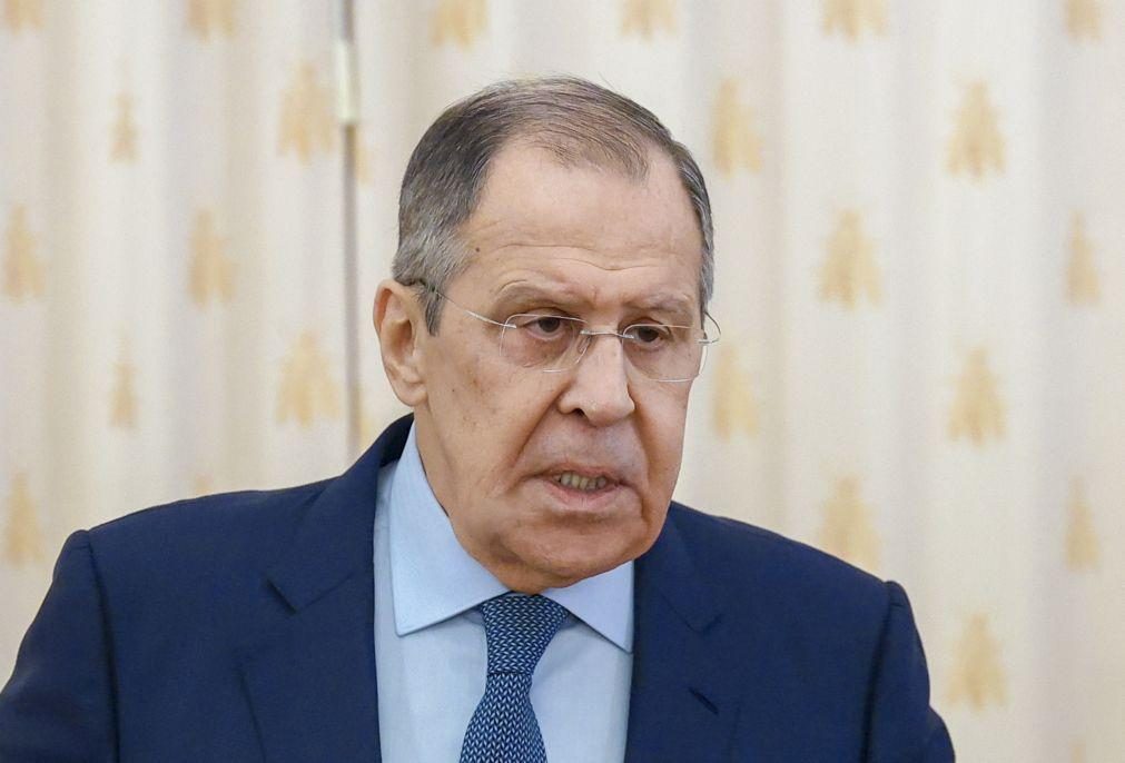 MNE russo Serguei Lavrov hospitalizado em Bali