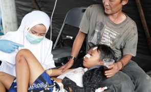 Sobe para 162 o número de mortos em sismo na Indonésia