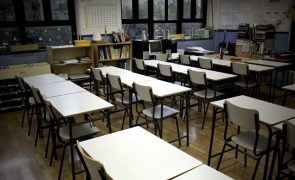 Sindicato convoca greve de professores para todo o mês de janeiro