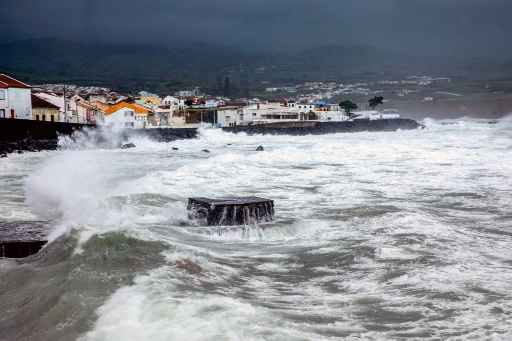 Proteção Civil alerta para continuação de chuva, vento e agitação marítima