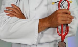 Só Portugal e países de Leste têm menos de 3 médicos por mil habitantes