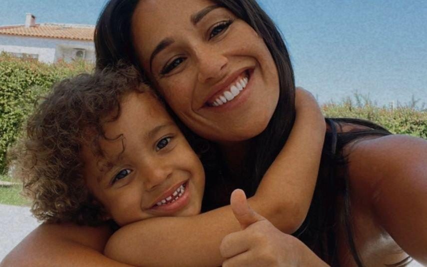 Rita Pereira Cumpre tradição solidária com o filho: 