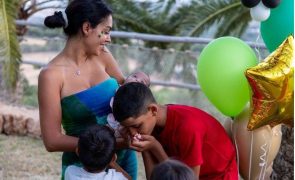 Georgina derrete seguidores com imagens de Bella Esmeralda e Mateo