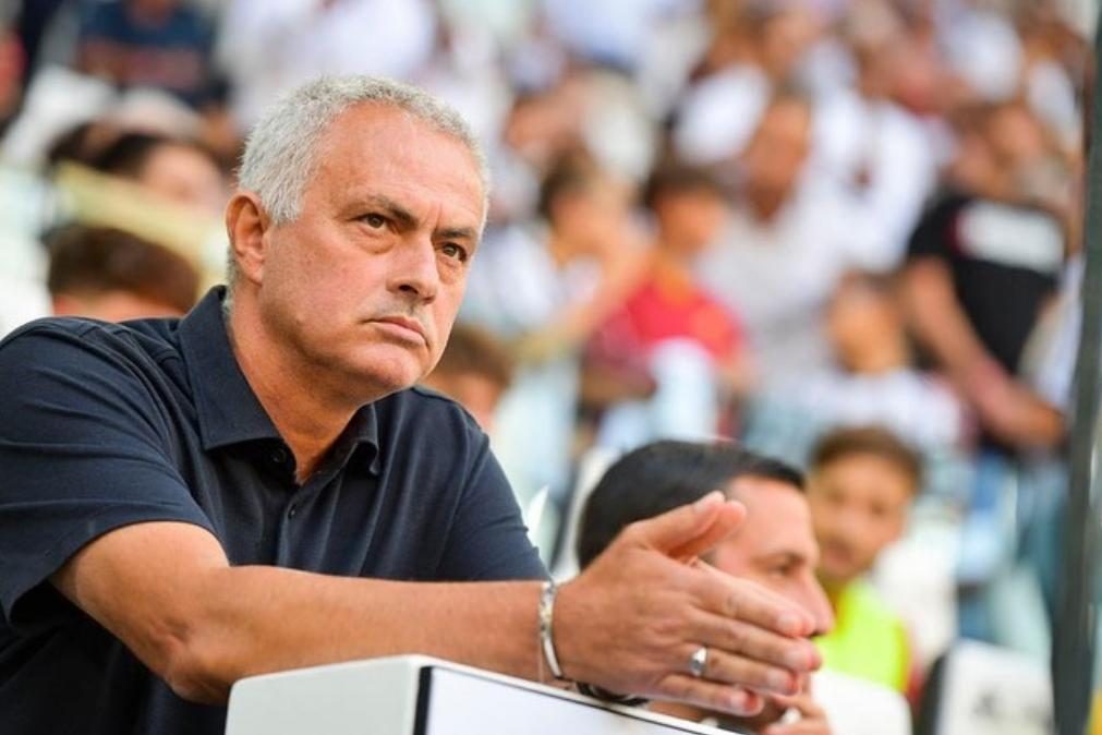 Envolvido em polémica, Mourinho desafia árbitro: 