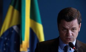 Ex-ministro de Bolsonaro anuncia regresso ao Brasil para se apresentar à Justiça
