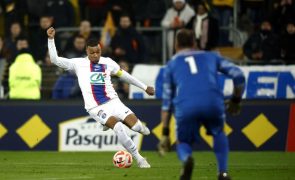 Mbappé faz cinco na goleada do PSG ao amador Pays de Cassel na Taça de França