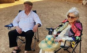 Ruy De Carvalho Sentida homenagem! Ator e Eunice Muñoz eternizados em esculturas