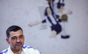 Conceição rejeita euforia após inédito êxito na Taça da Liga