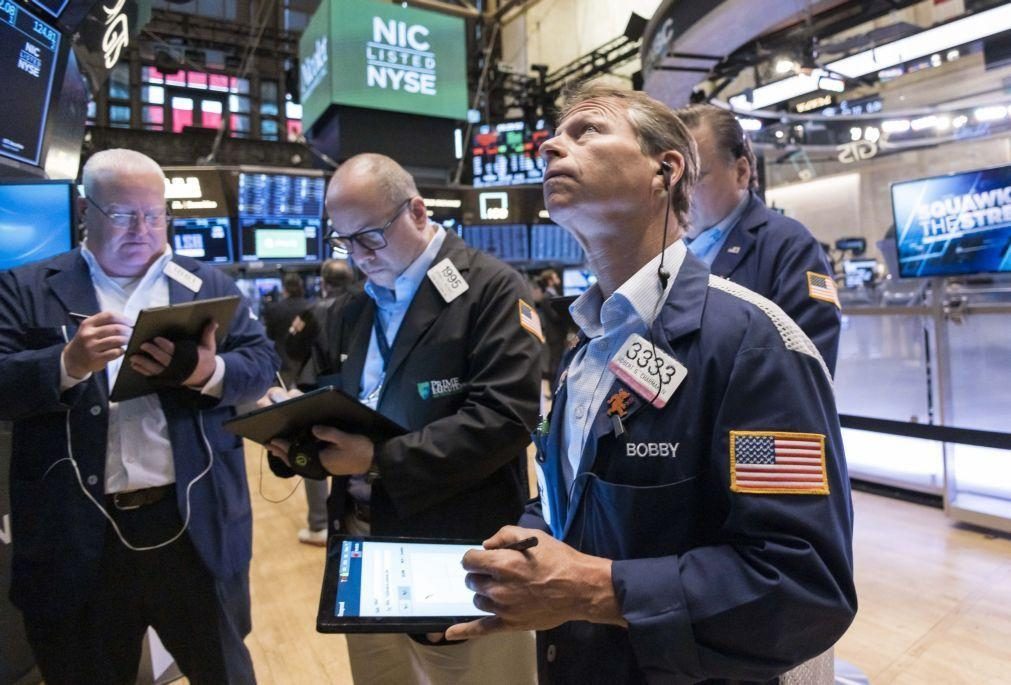 Wall Street fecha sem rumo uma sessão dominada pela Meta