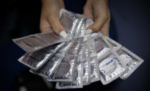 Organizações alertam para a importância do uso do preservativo para prevenção de doenças