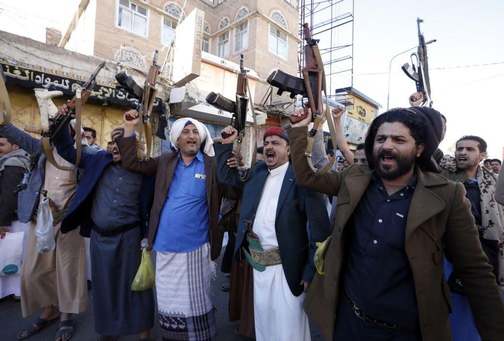 Reino Unido apresenta prova da ligação do Irão ao armamento da rebelião iemenita