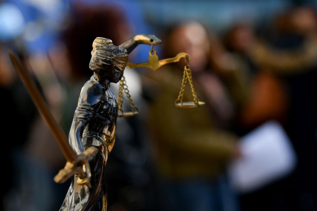 Sindicato dos Oficiais de Justiça mantém greve e acusa tutela de intimidação