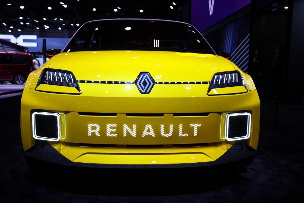 Grupo Renault passa de lucro a prejuízo de 338 milhões de euros em 2022