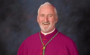 Bispo auxiliar assassinado em casa